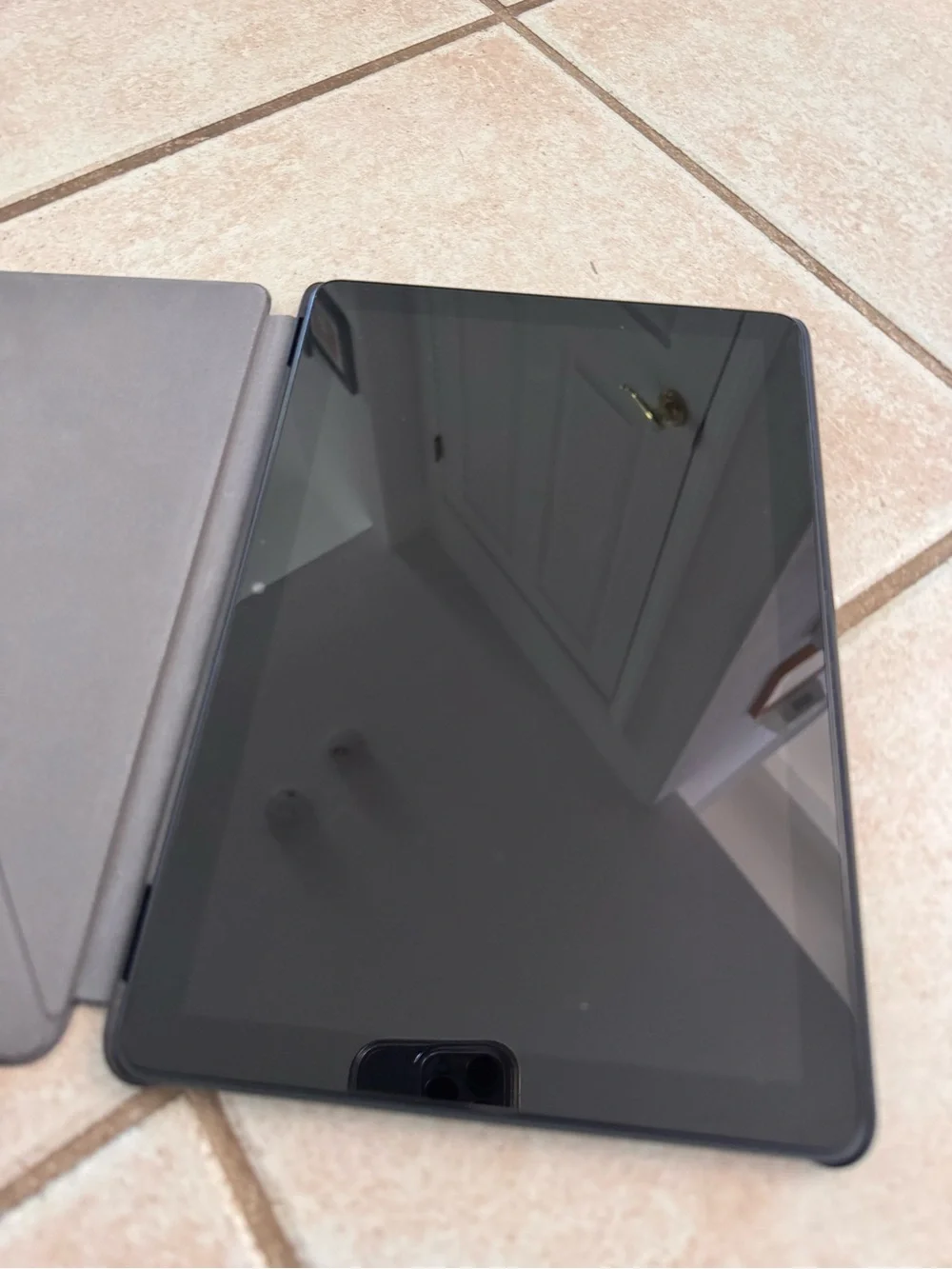 Amazon Fire Tablet in Dark Gray Folio Case